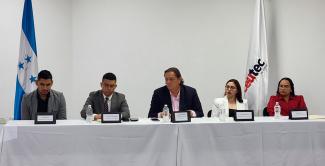 Noticias generadas con IA son percibidas con más credibilidad Según Análisis 